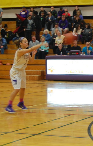 Sophomore Taylor Hammel throws the ball.