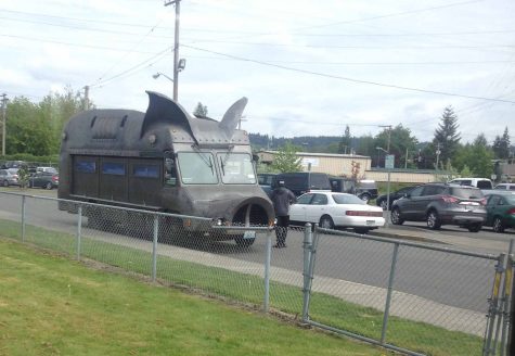 Maximus Minimus food truck serves Eagles special event