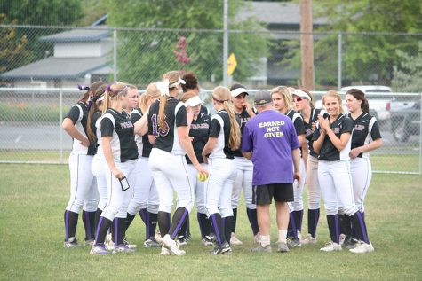 Softball beats the Sentinels May 3, 22-0