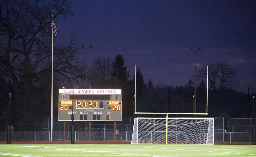 Washington state school districts turned on their stadium lights at 8:20 p.m. Friday, April 17 to honor the graduating seniors, class of 2020. This show of solidarity was one of the many things the school district is doing to celebrate the students, since many things, like prom, are cancelled or appearing in a different way.